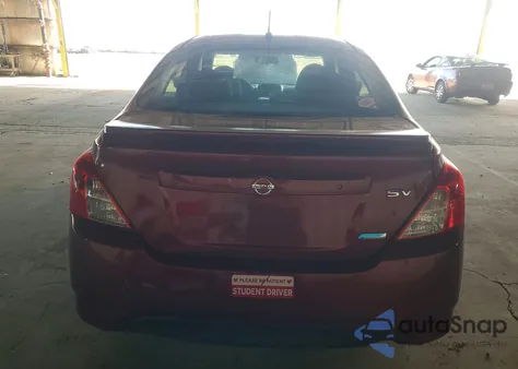 2016 Nissan Versa S z USA, uszkodzony, nr VIN 3N1CN7AP1GL894366